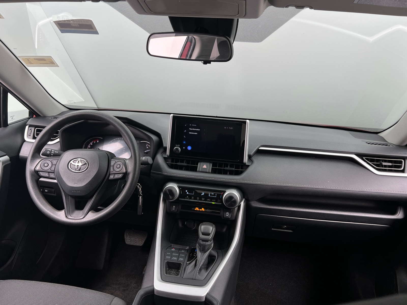 Thumbnail: 2025 Toyota RAV4 - 3