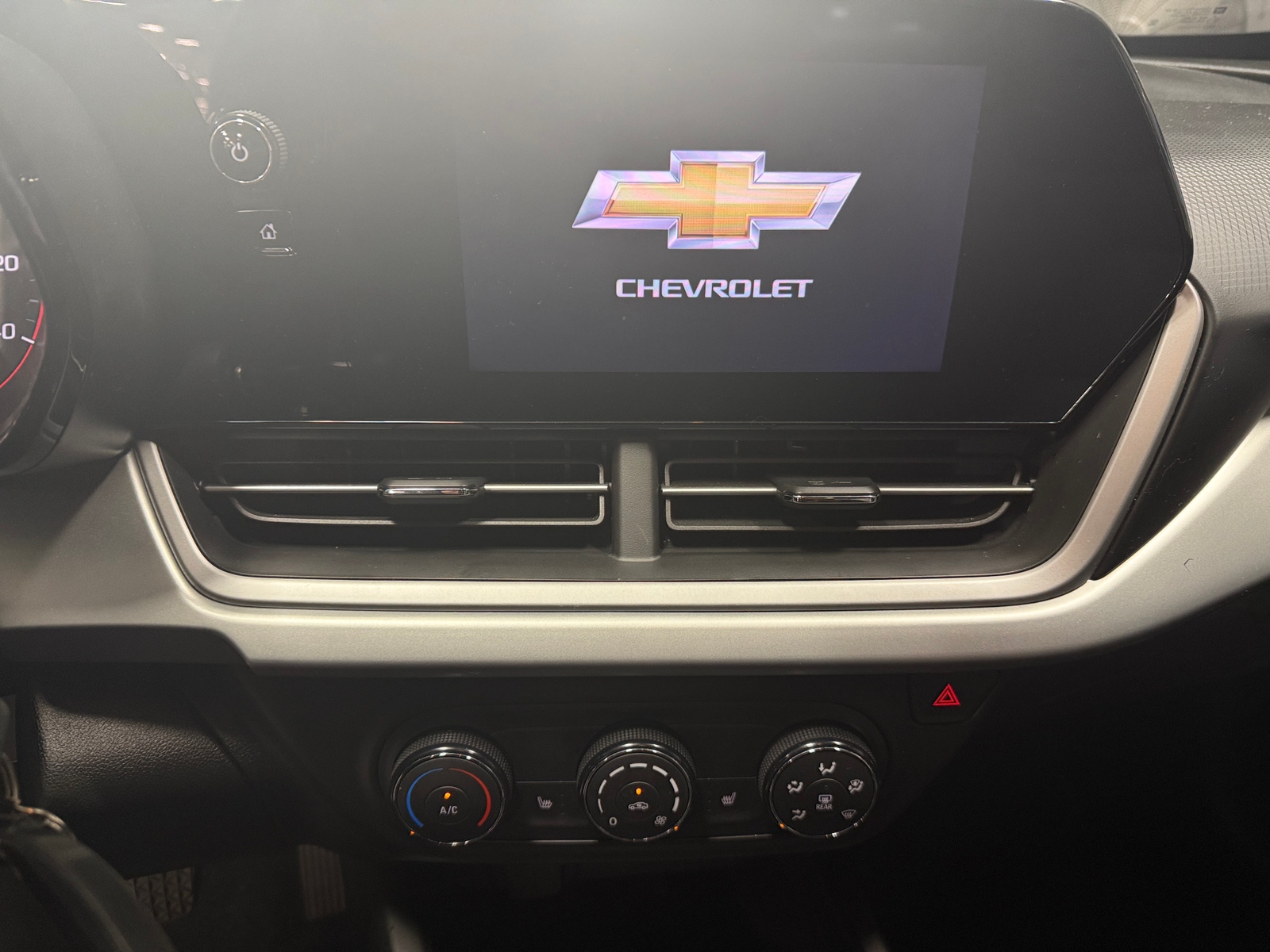 Thumbnail: 2024 Chevrolet Trax - 4