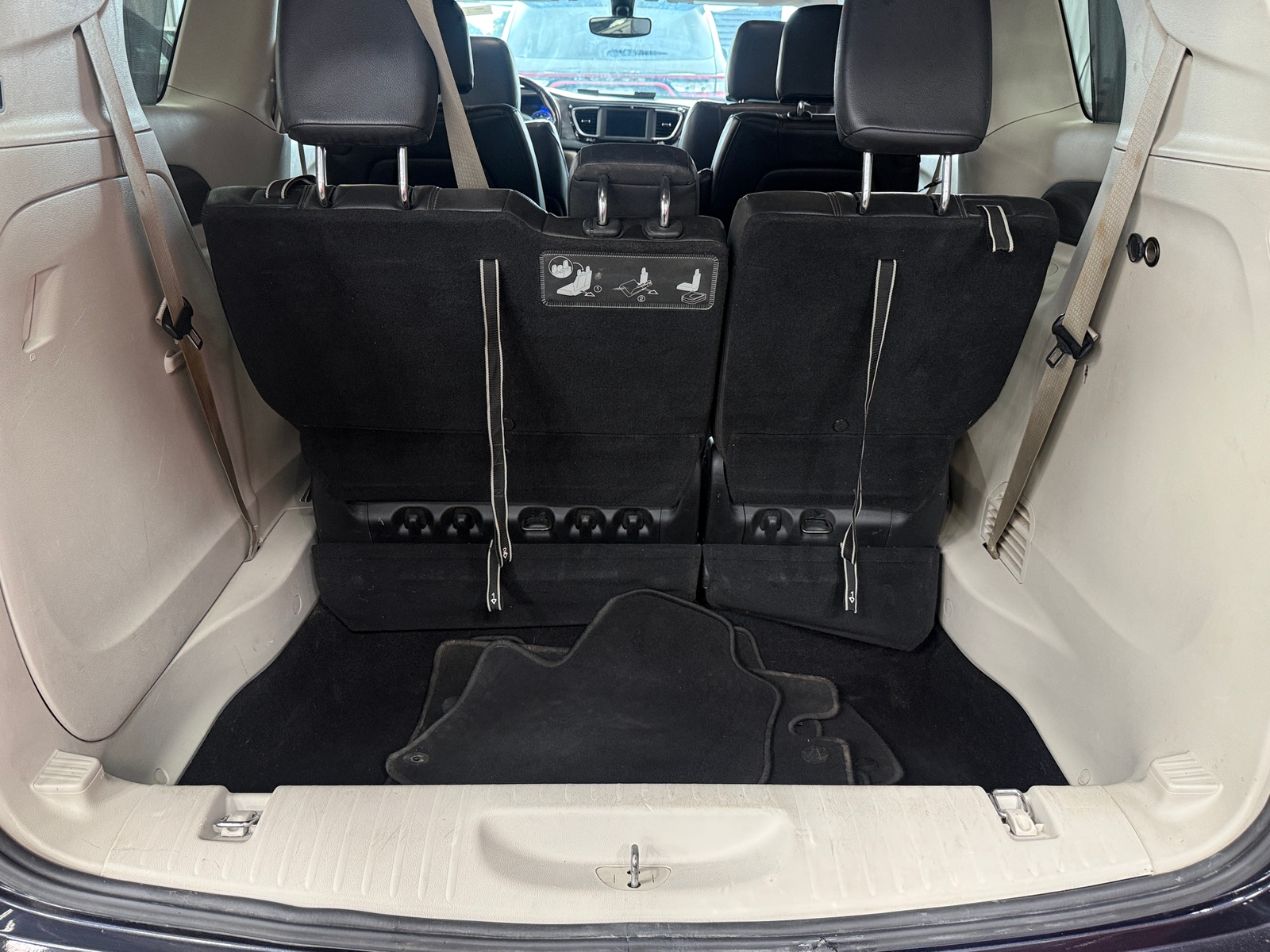 Thumbnail: 2020 Chrysler Pacifica - 6