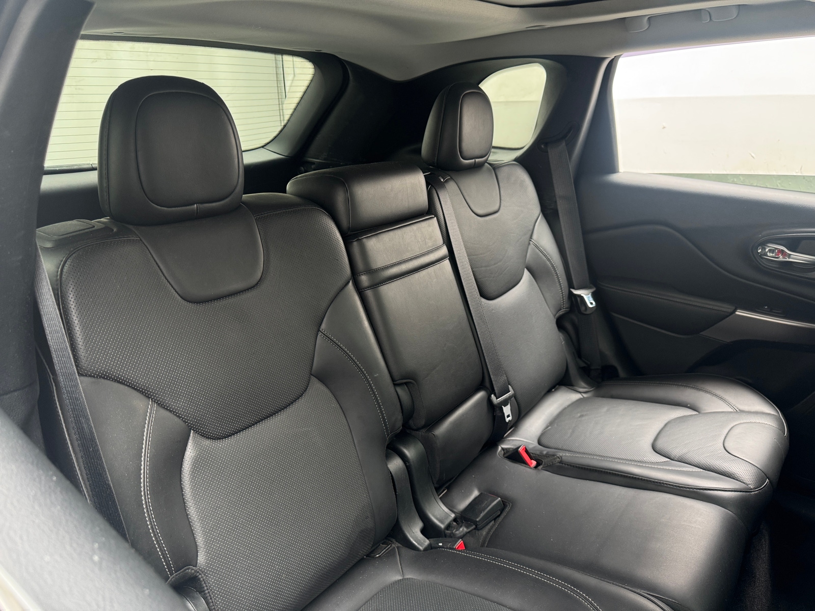 Thumbnail: 2019 Jeep Cherokee - 5