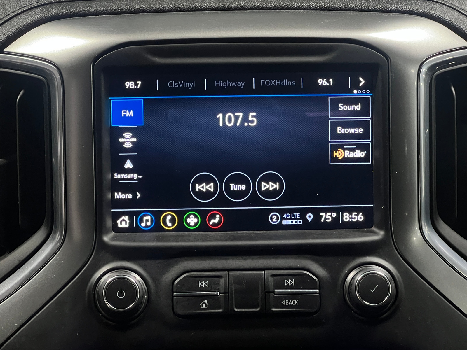 Thumbnail: 2021 Chevrolet Silverado 1500 - 4