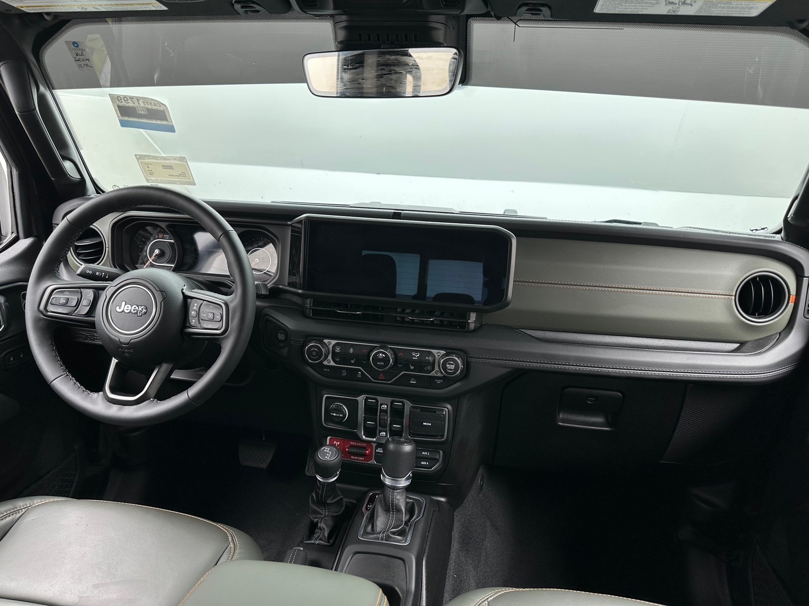 Thumbnail: 2025 Jeep Gladiator - 3