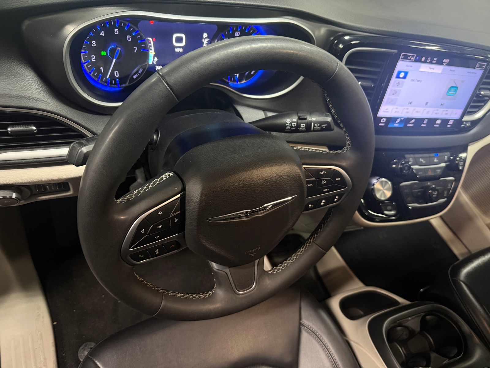 Thumbnail: 2024 Chrysler Pacifica - 4