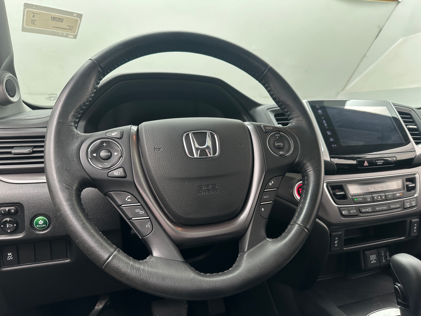Thumbnail: 2017 Honda Pilot - 4