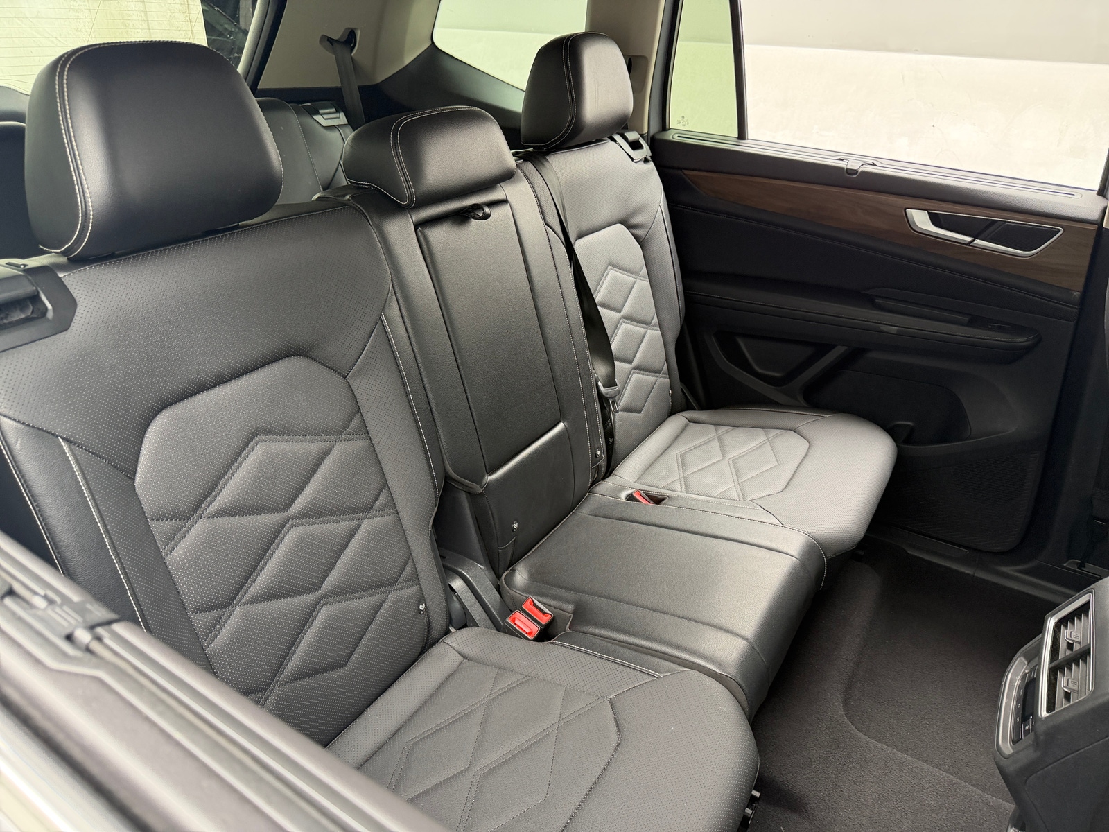 Thumbnail: 2024 Volkswagen Atlas - 5