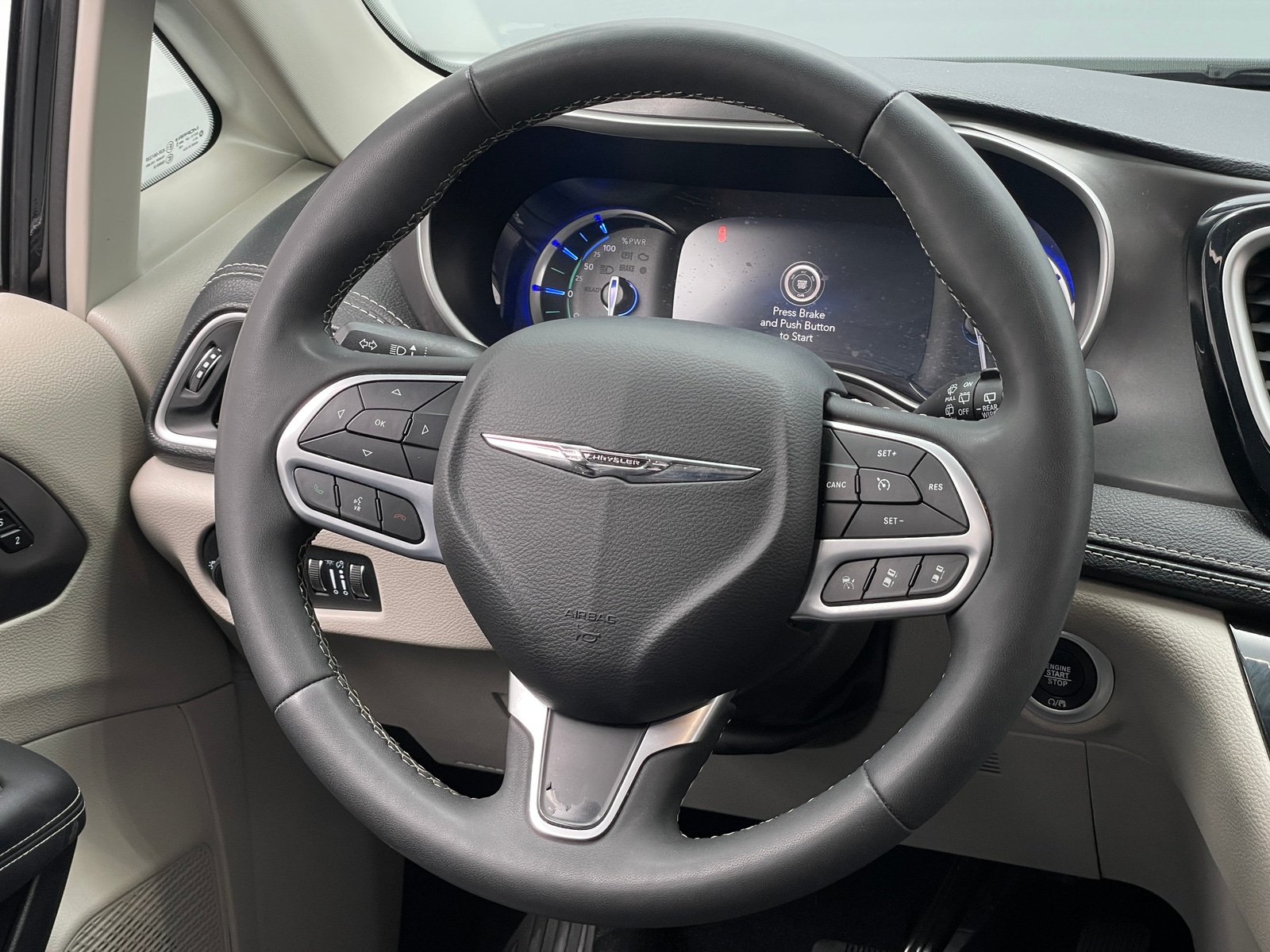 Thumbnail: 2024 Chrysler Pacifica - 4