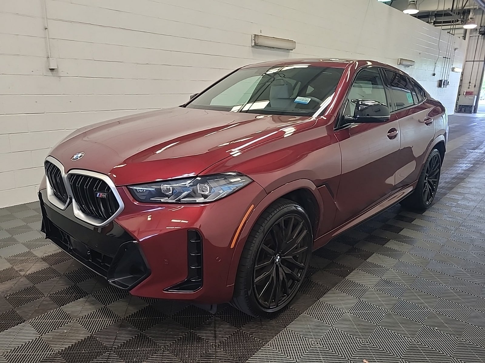 2025 BMW X6 M60i