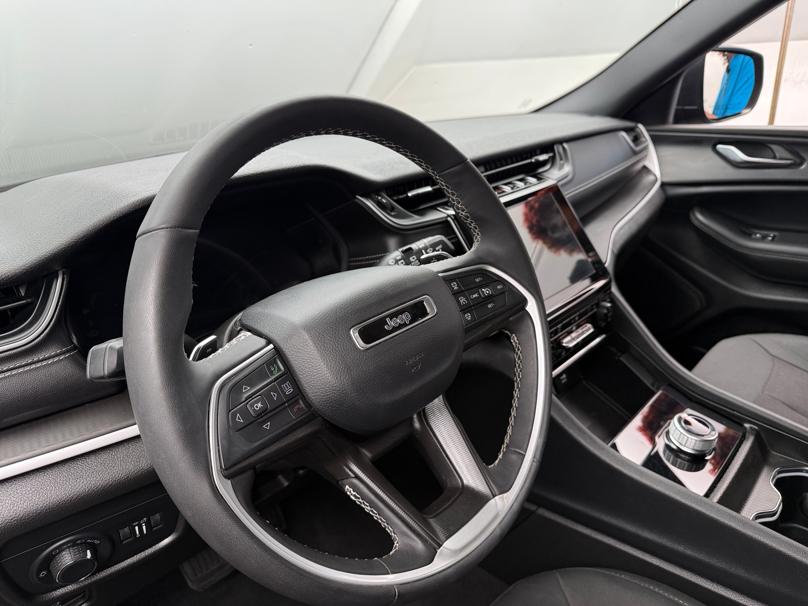Thumbnail: 2024 Jeep Grand Cherokee - 5