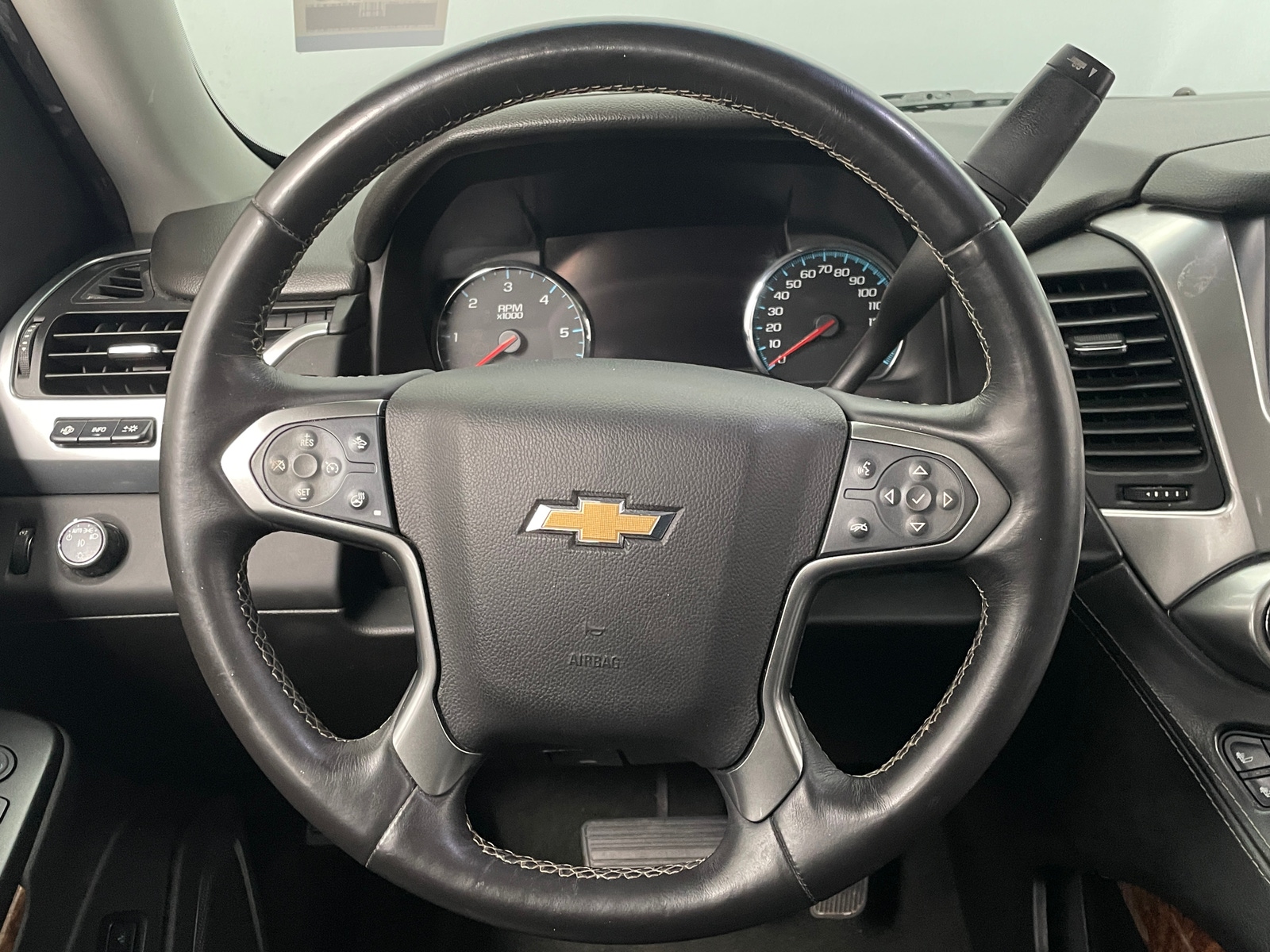 Thumbnail: 2017 Chevrolet Suburban - 4