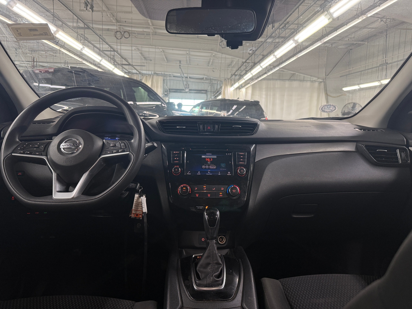 Thumbnail: 2021 Nissan Rogue Sport - 3