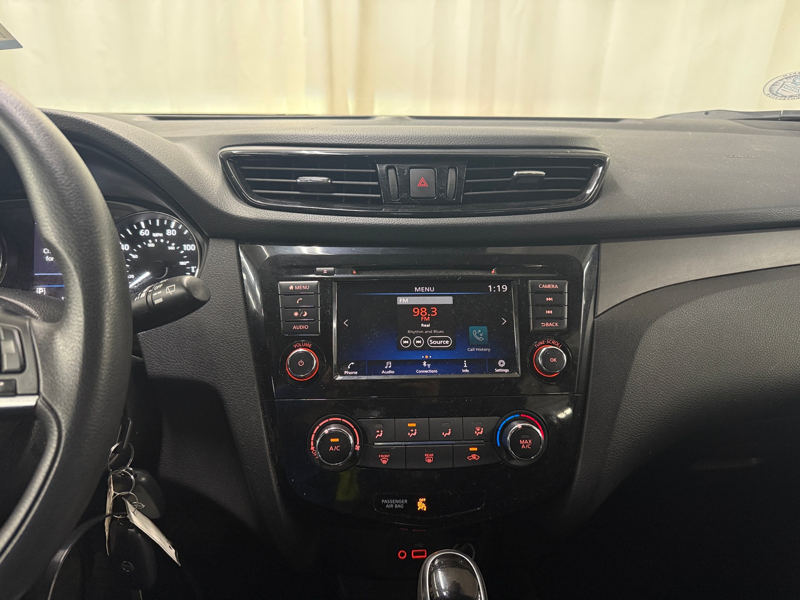 Thumbnail: 2021 Nissan Rogue Sport - 4