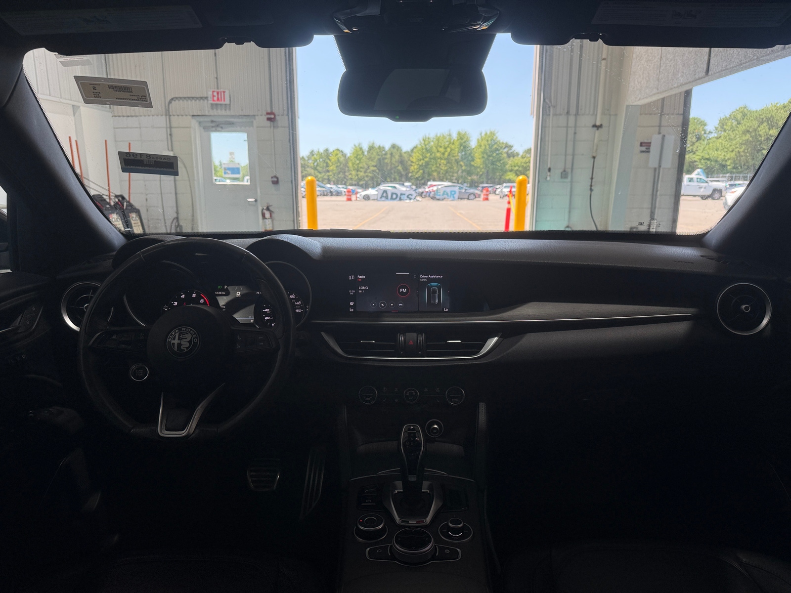 Thumbnail: 2023 Alfa Romeo Stelvio - 2