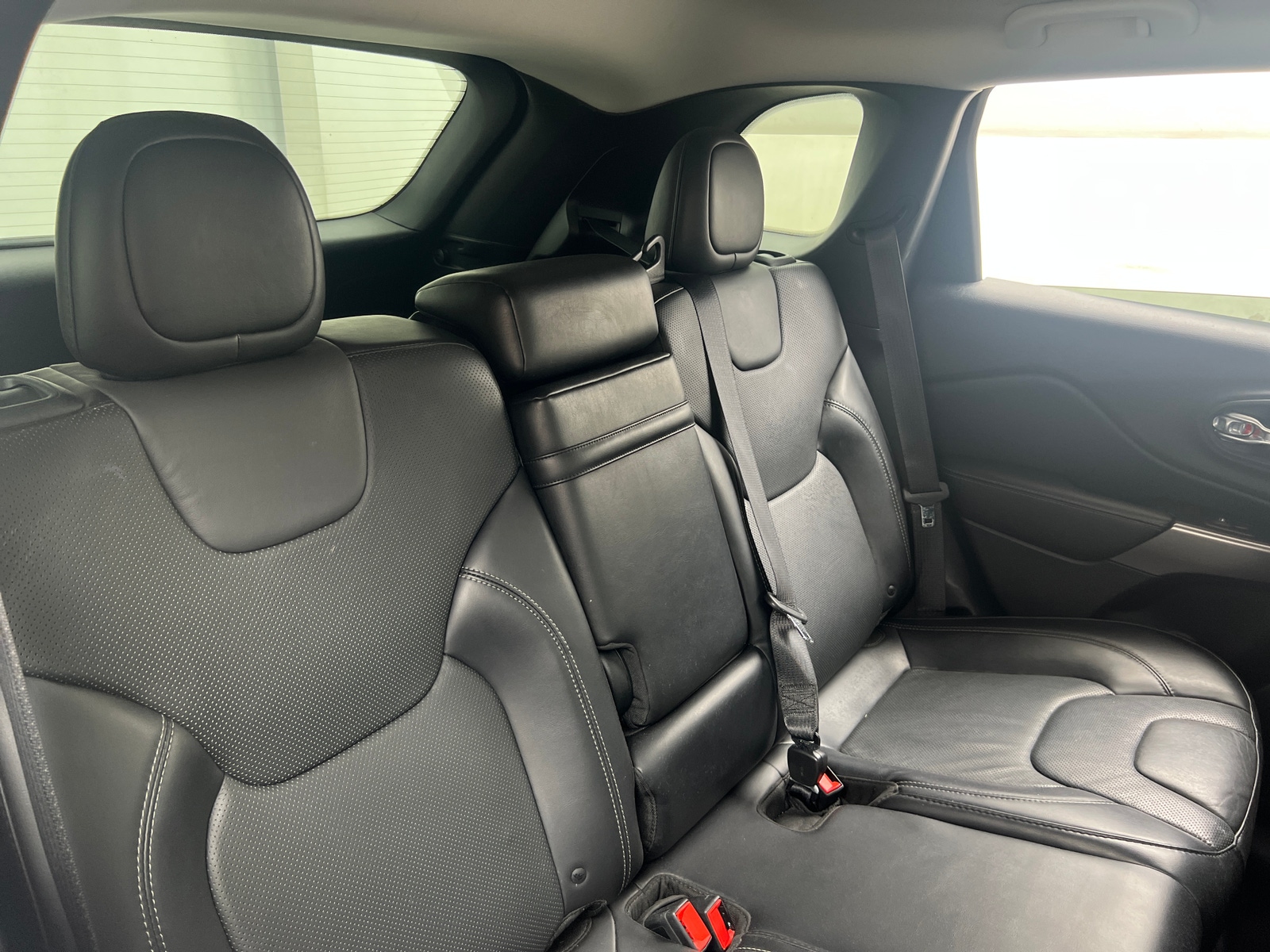 Thumbnail: 2019 Jeep Cherokee - 5