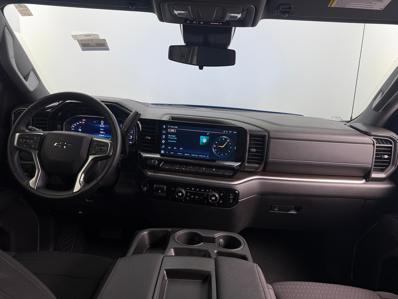 Thumbnail: 2025 Chevrolet Silverado 1500 - 3