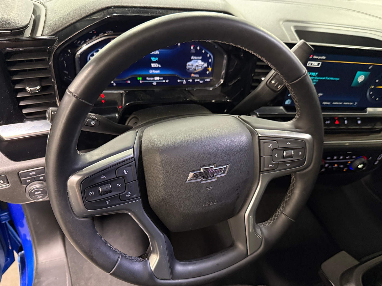 Thumbnail: 2025 Chevrolet Silverado 1500 - 5
