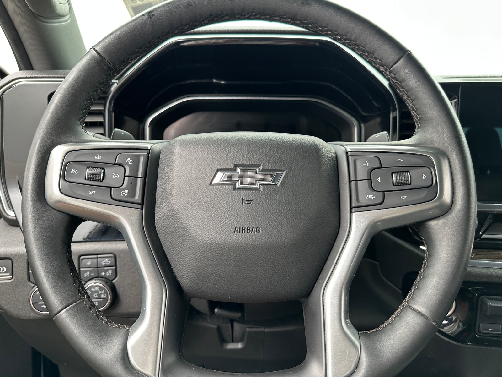 Thumbnail: 2023 Chevrolet Silverado 1500 - 5