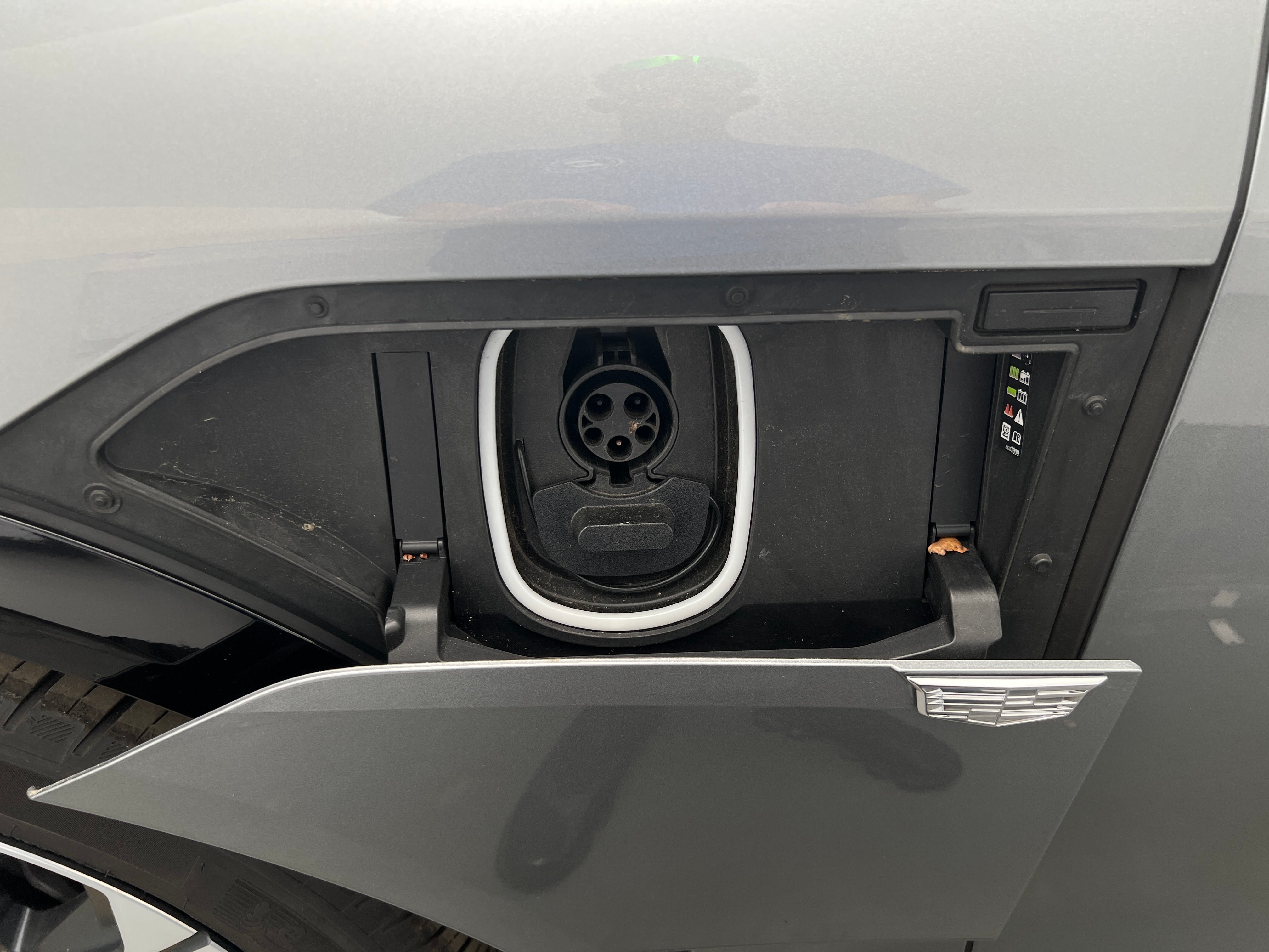 Used 2024 Cadillac LYRIQ Sport 1 with VIN 1GYKPTRL5RZ116719 for sale in Auburn, WA