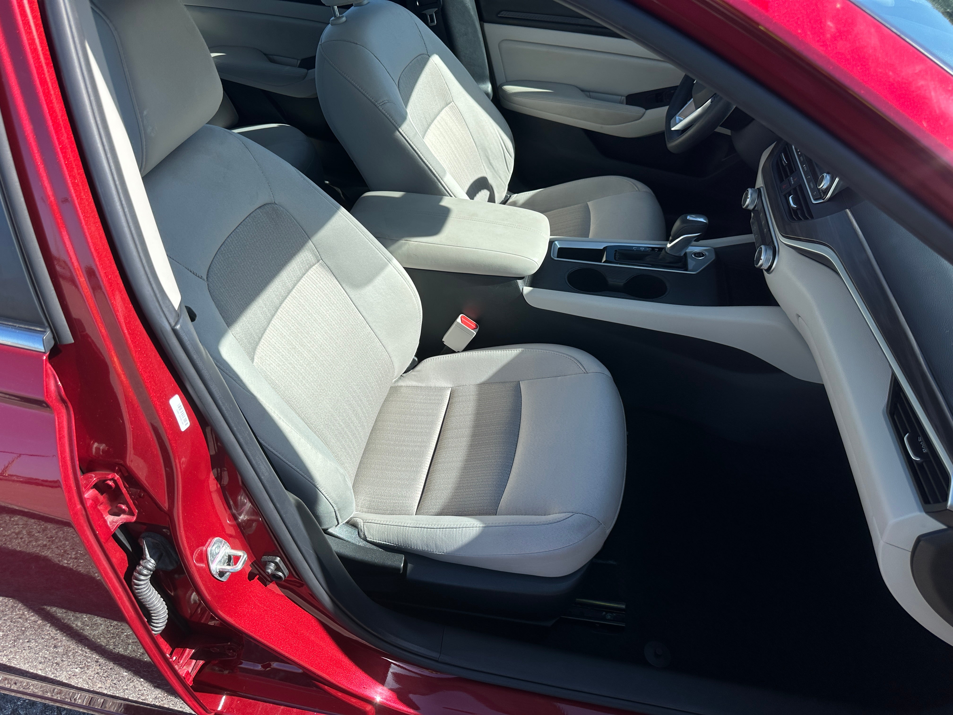 2025 Nissan Altima SV - Photo 4