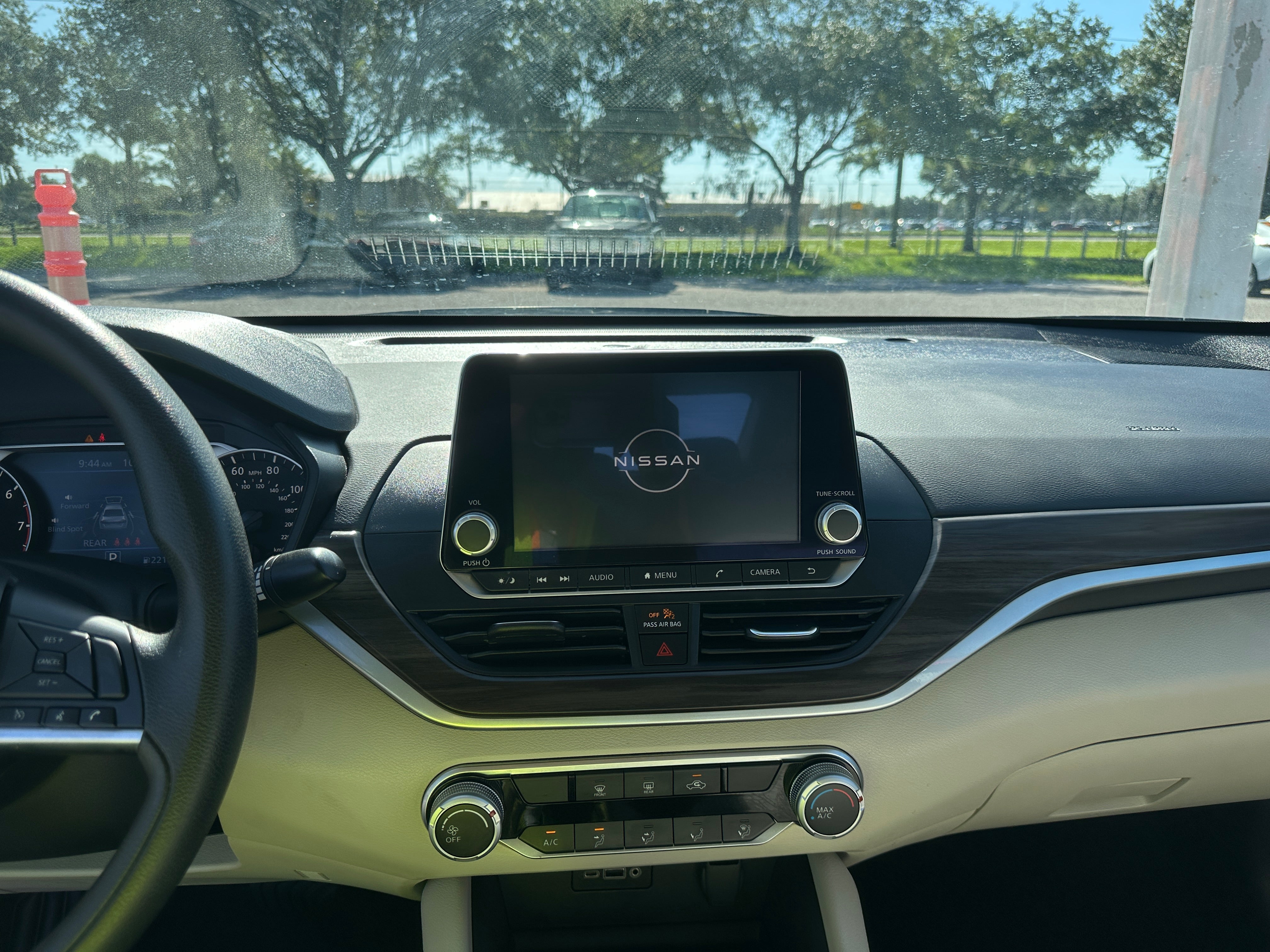 2025 Nissan Altima SV - Photo 13