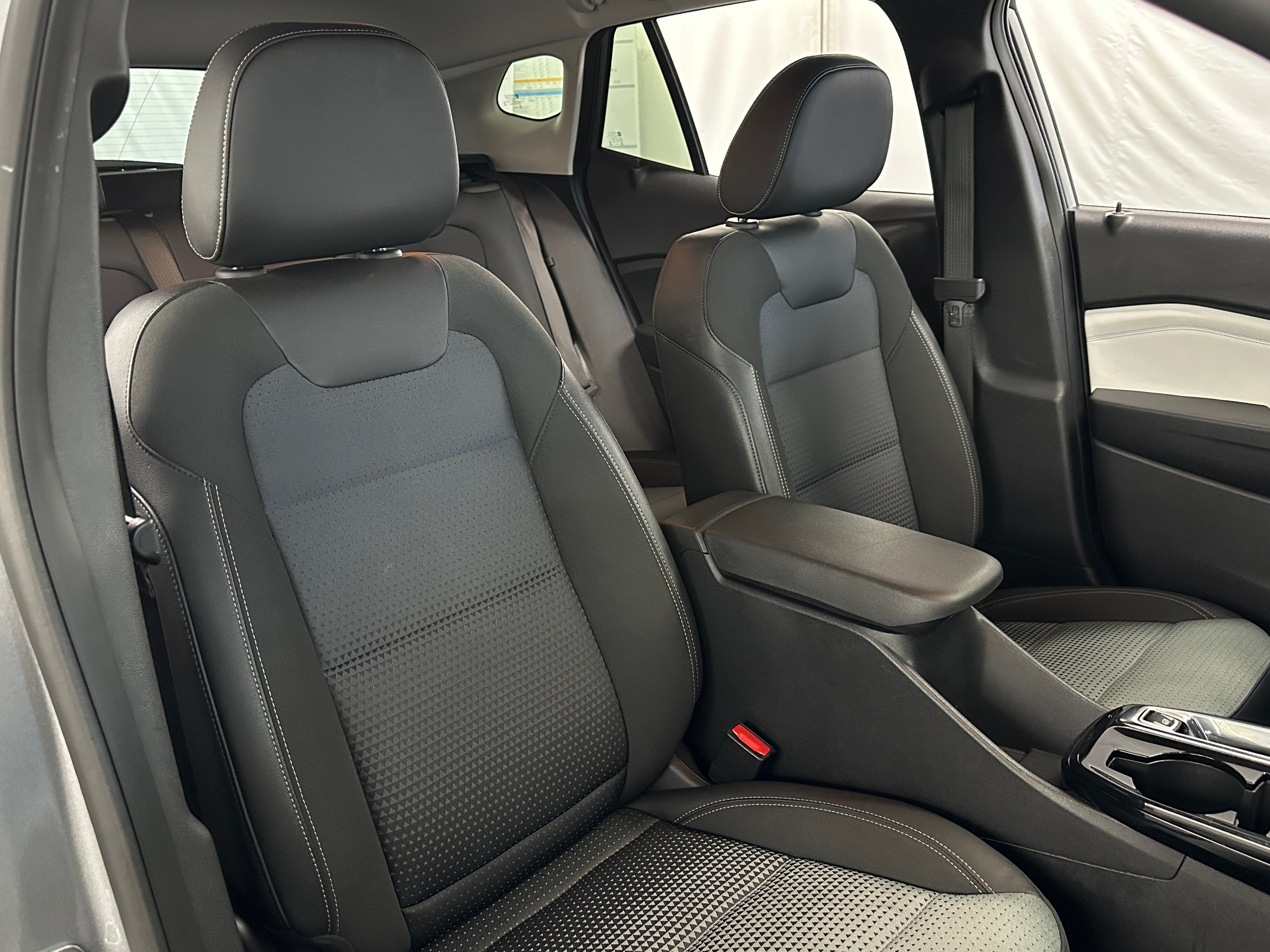 2025 Chevrolet Trax LT - Photo 3