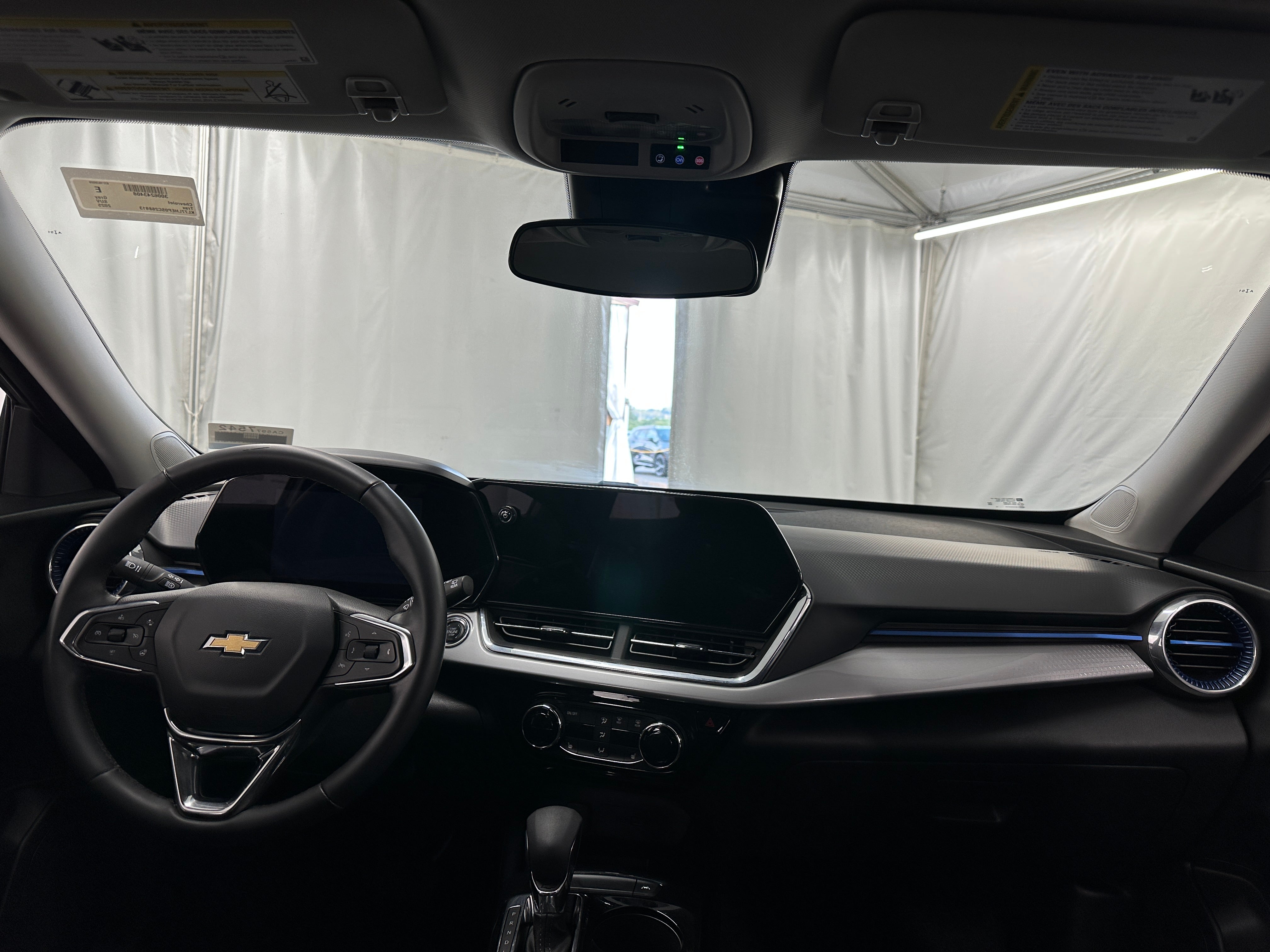 2025 Chevrolet Trax LT - Photo 6