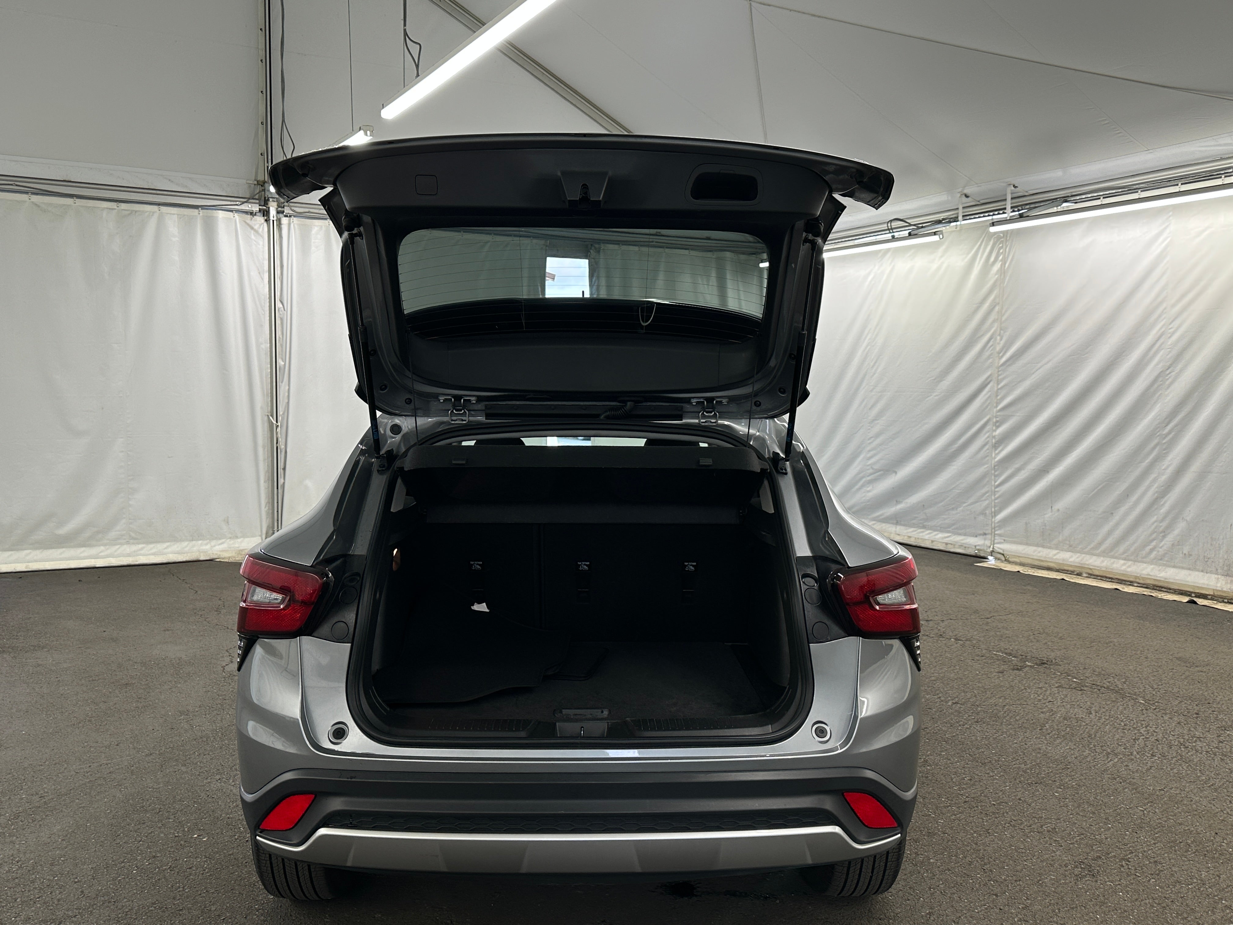 2025 Chevrolet Trax LT - Photo 9