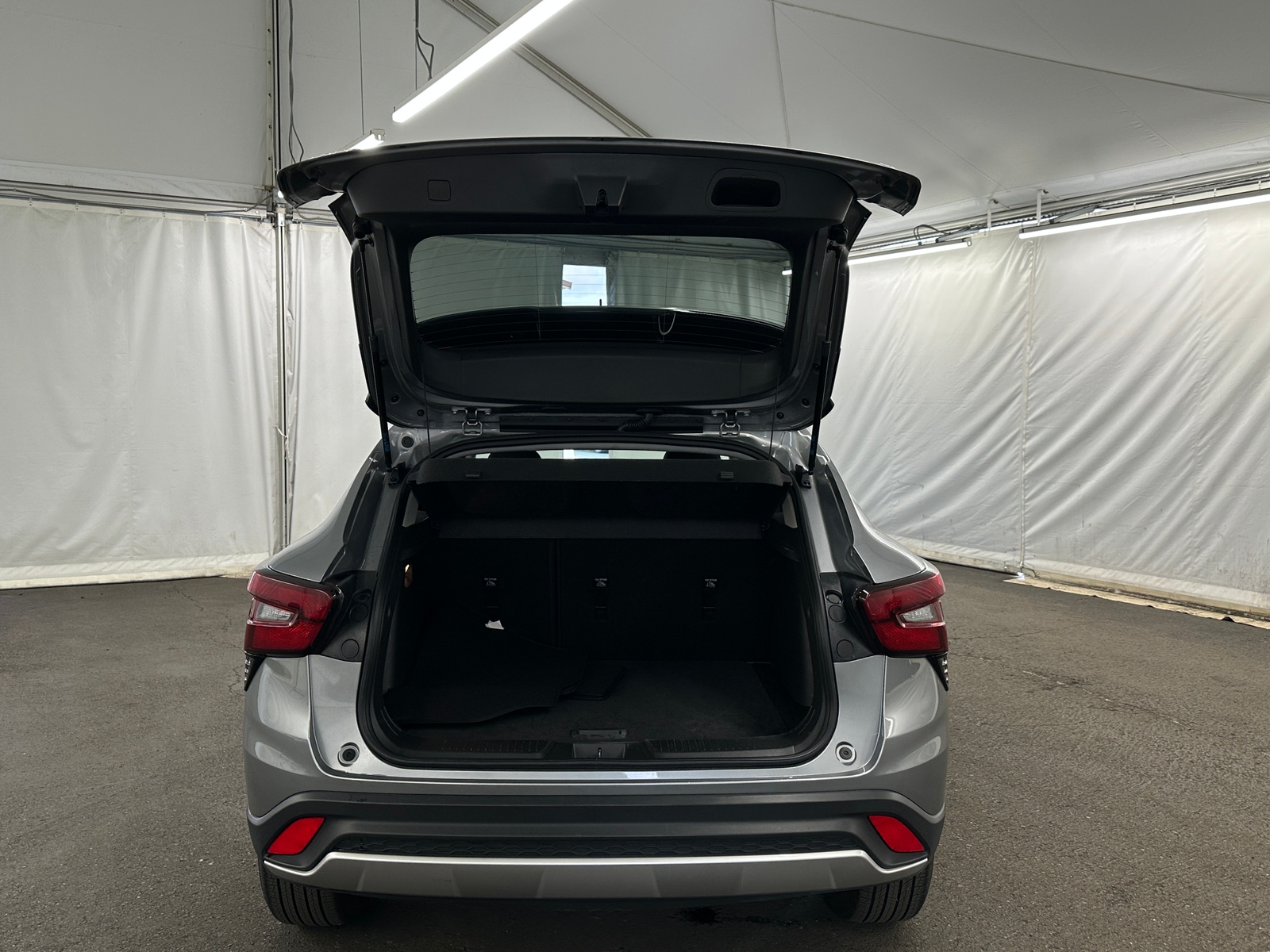 Thumbnail: 2025 Chevrolet Trax - 7