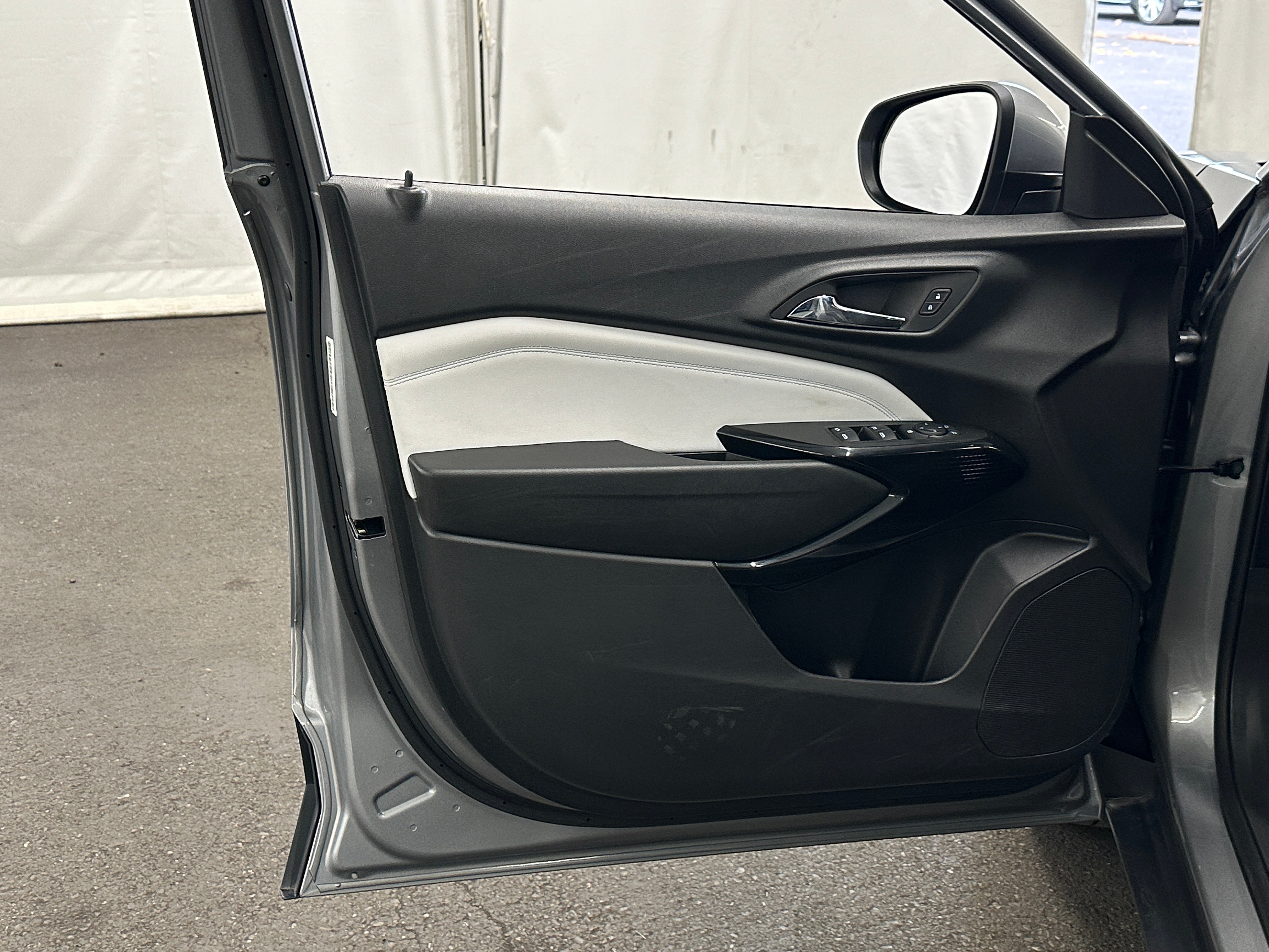 2025 Chevrolet Trax LT - Photo 10