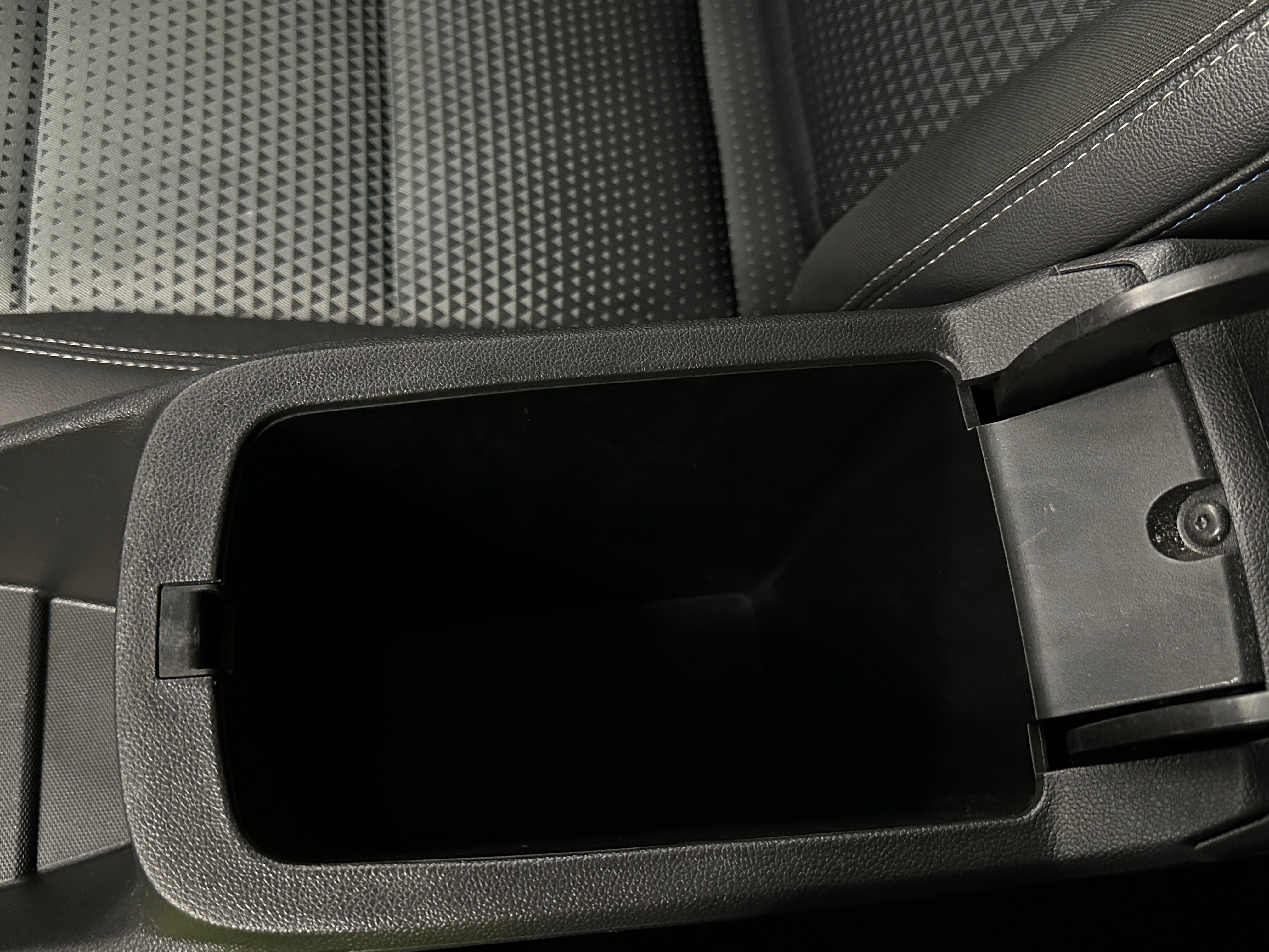 2025 Chevrolet Trax LT - Photo 13