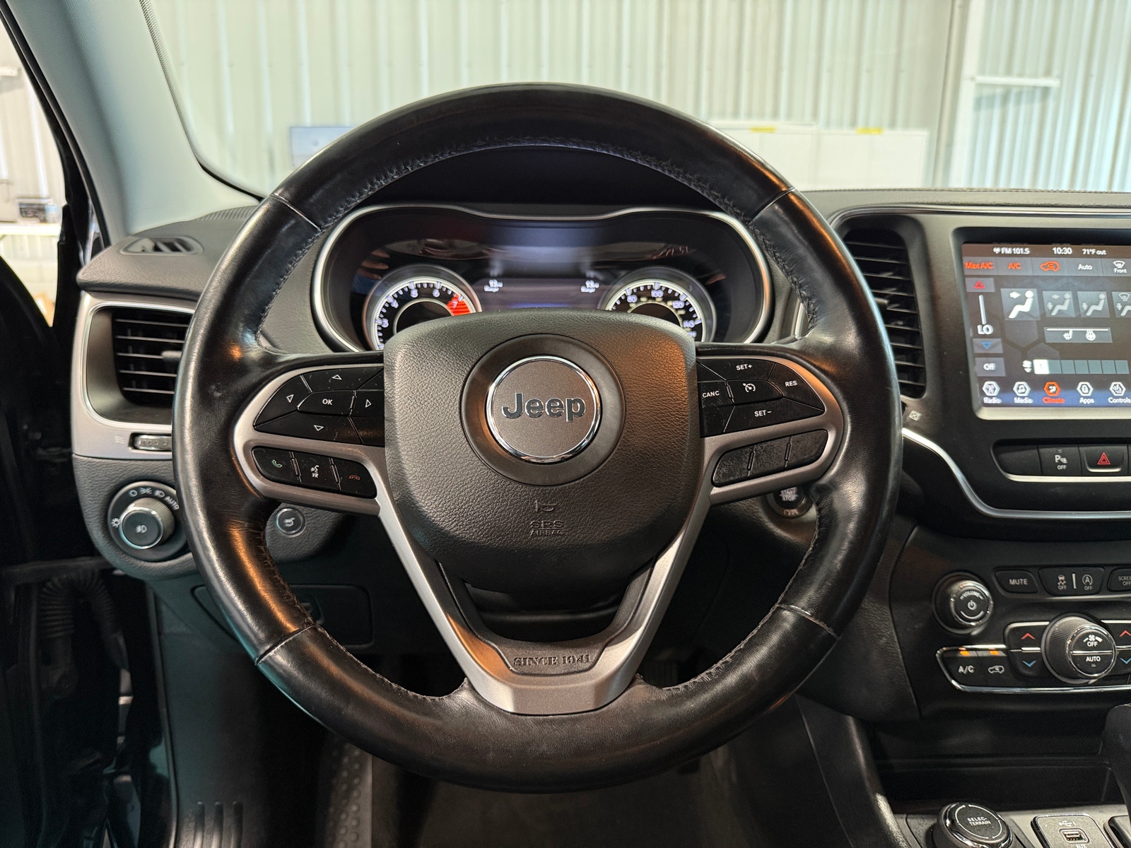Thumbnail: 2021 Jeep Cherokee - 4