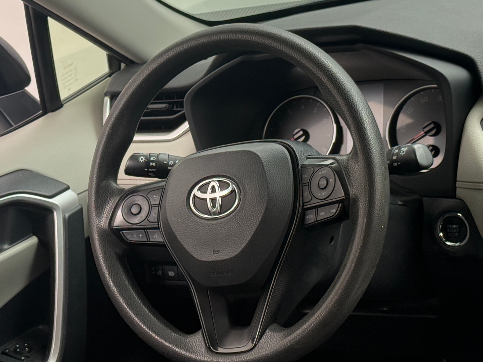 Thumbnail: 2019 Toyota RAV4 - 5