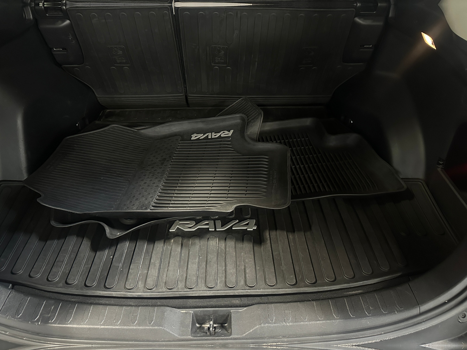 Thumbnail: 2019 Toyota RAV4 - 7