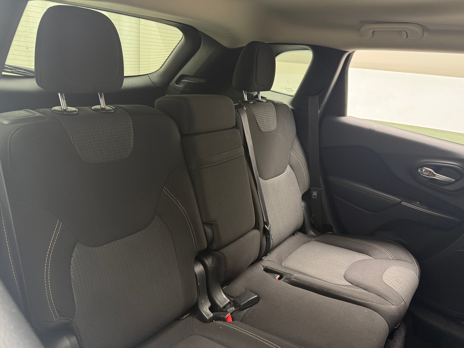 Thumbnail: 2016 Jeep Cherokee - 6