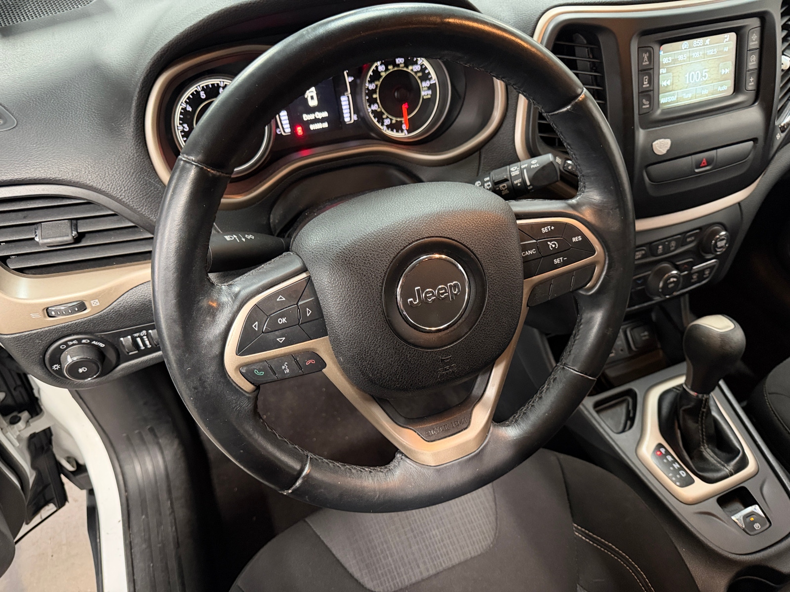 Thumbnail: 2016 Jeep Cherokee - 5