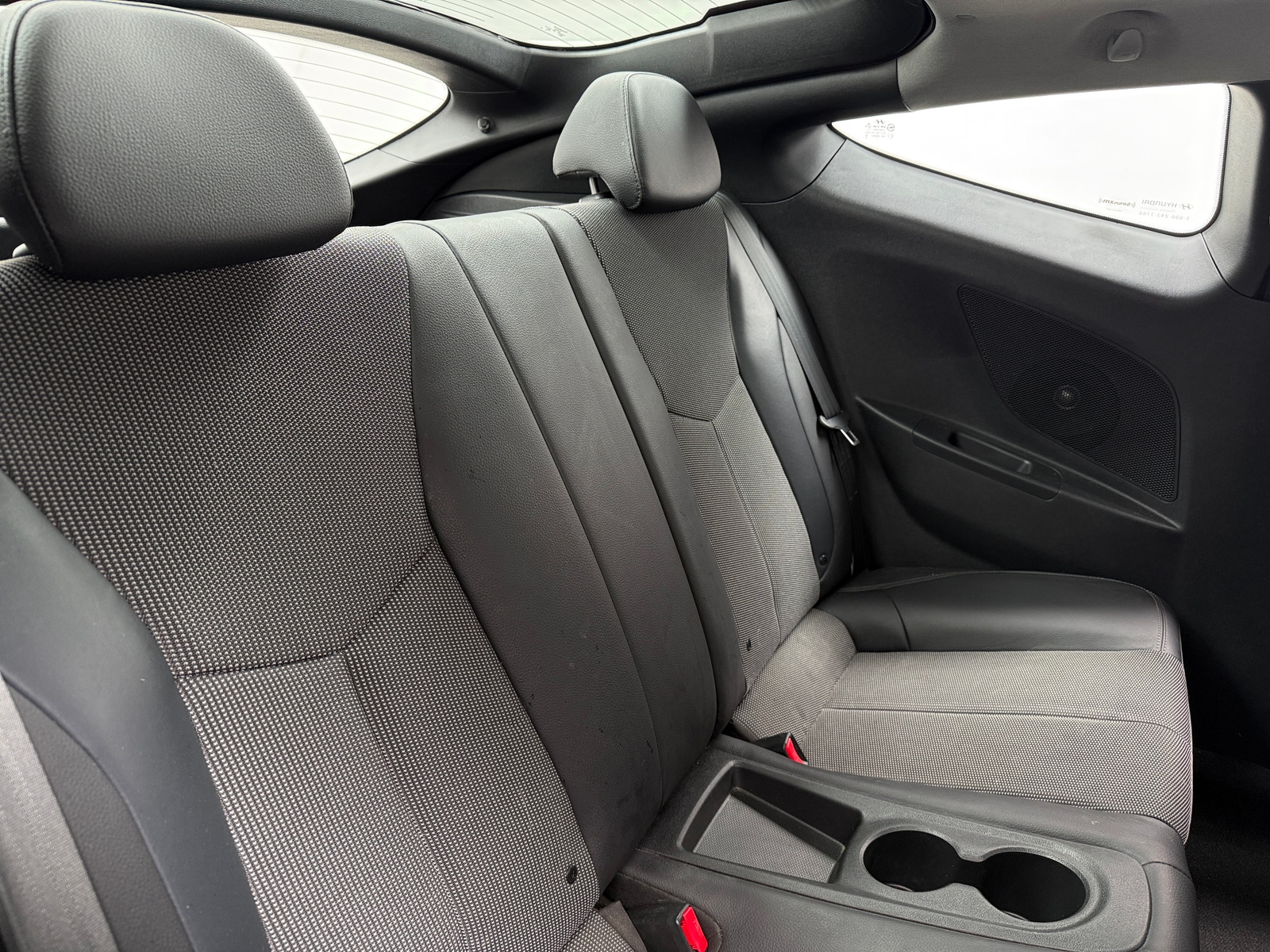 Thumbnail: 2013 Hyundai Veloster - 6