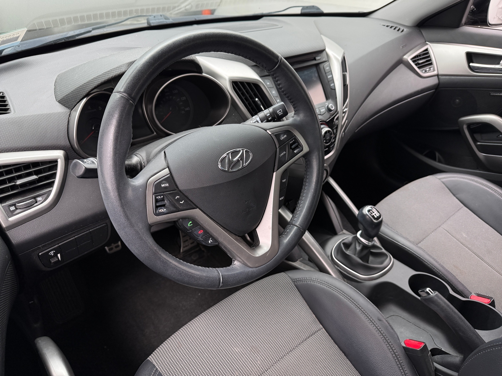 Thumbnail: 2013 Hyundai Veloster - 5