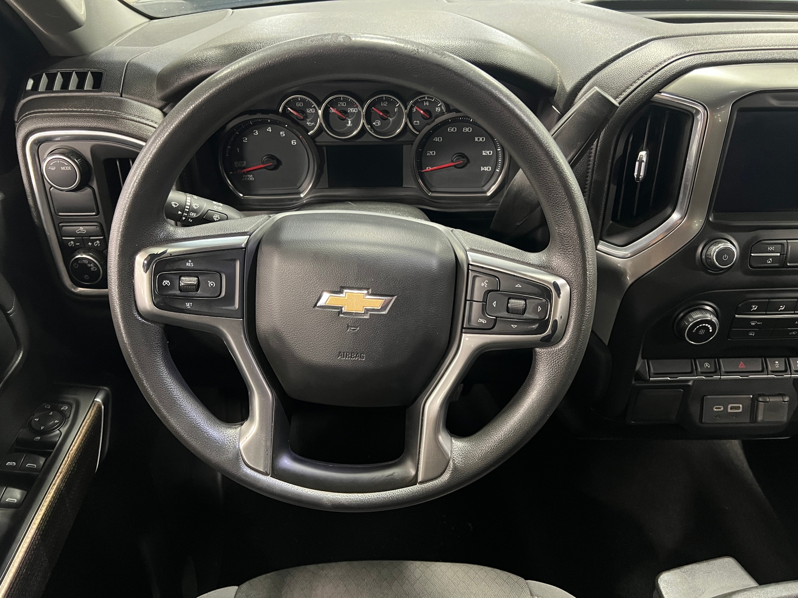 Thumbnail: 2020 Chevrolet Silverado 1500 - 5