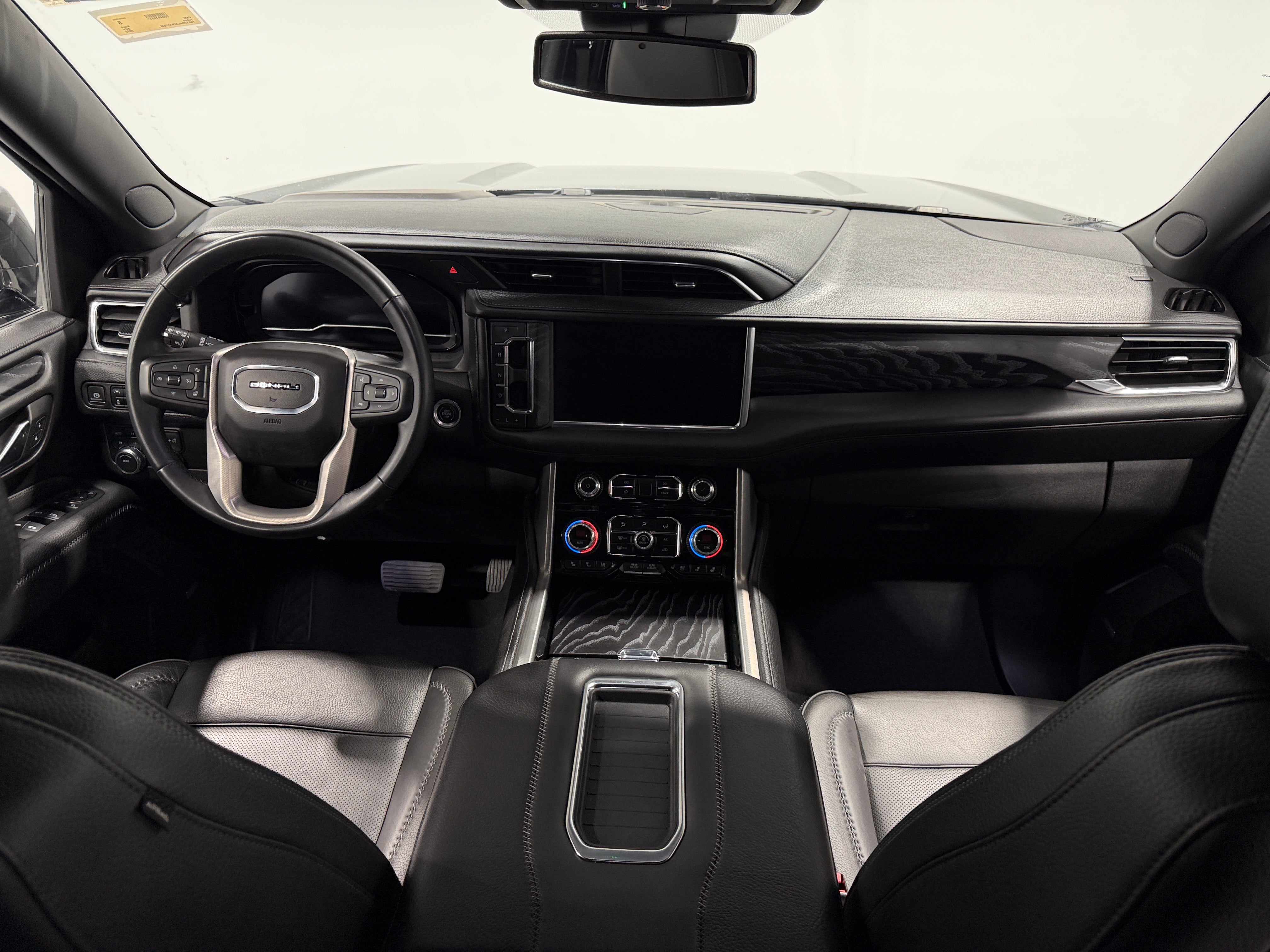 2023 GMC Yukon Denali - Photo 6