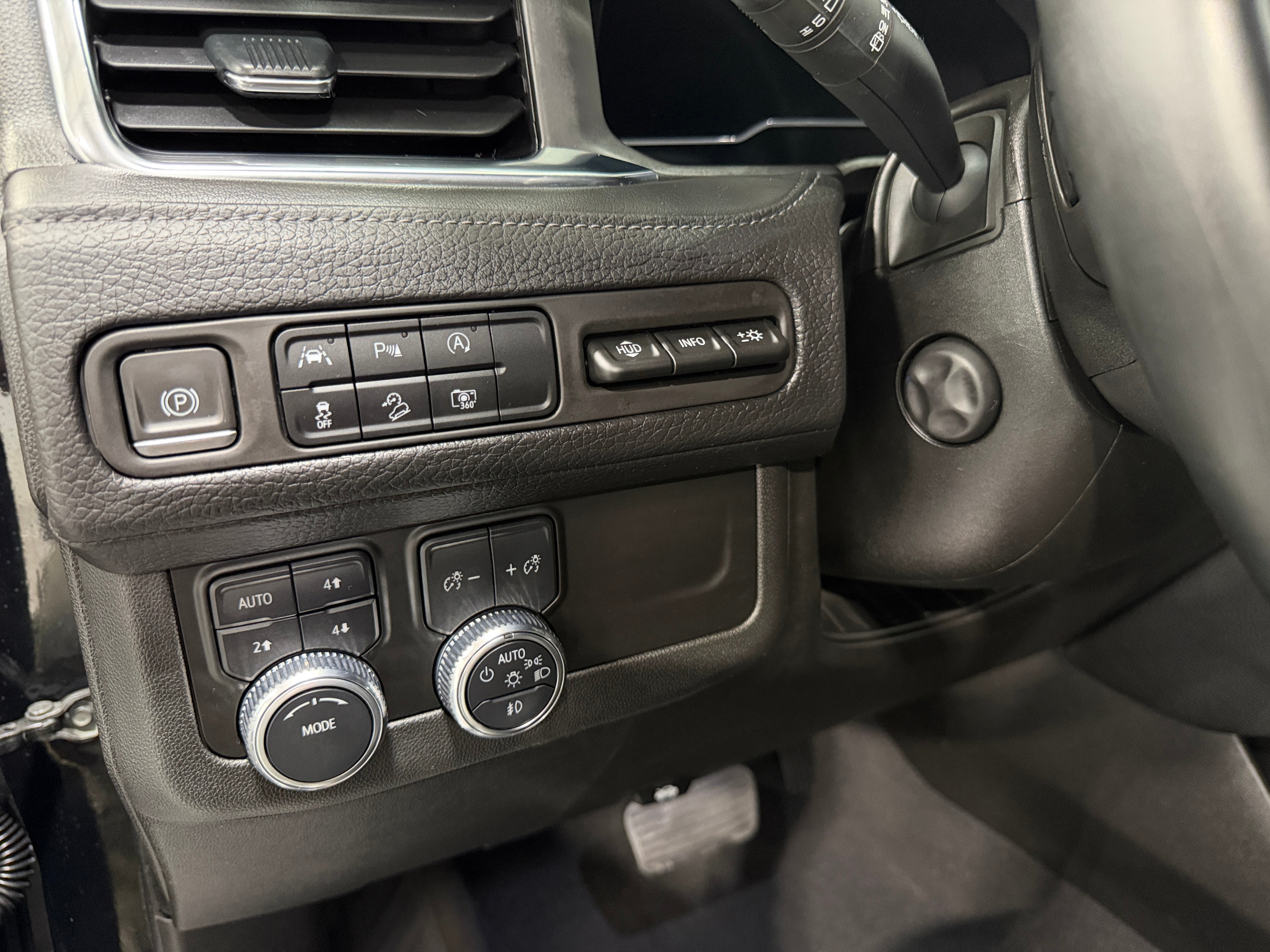 2023 GMC Yukon Denali - Photo 14