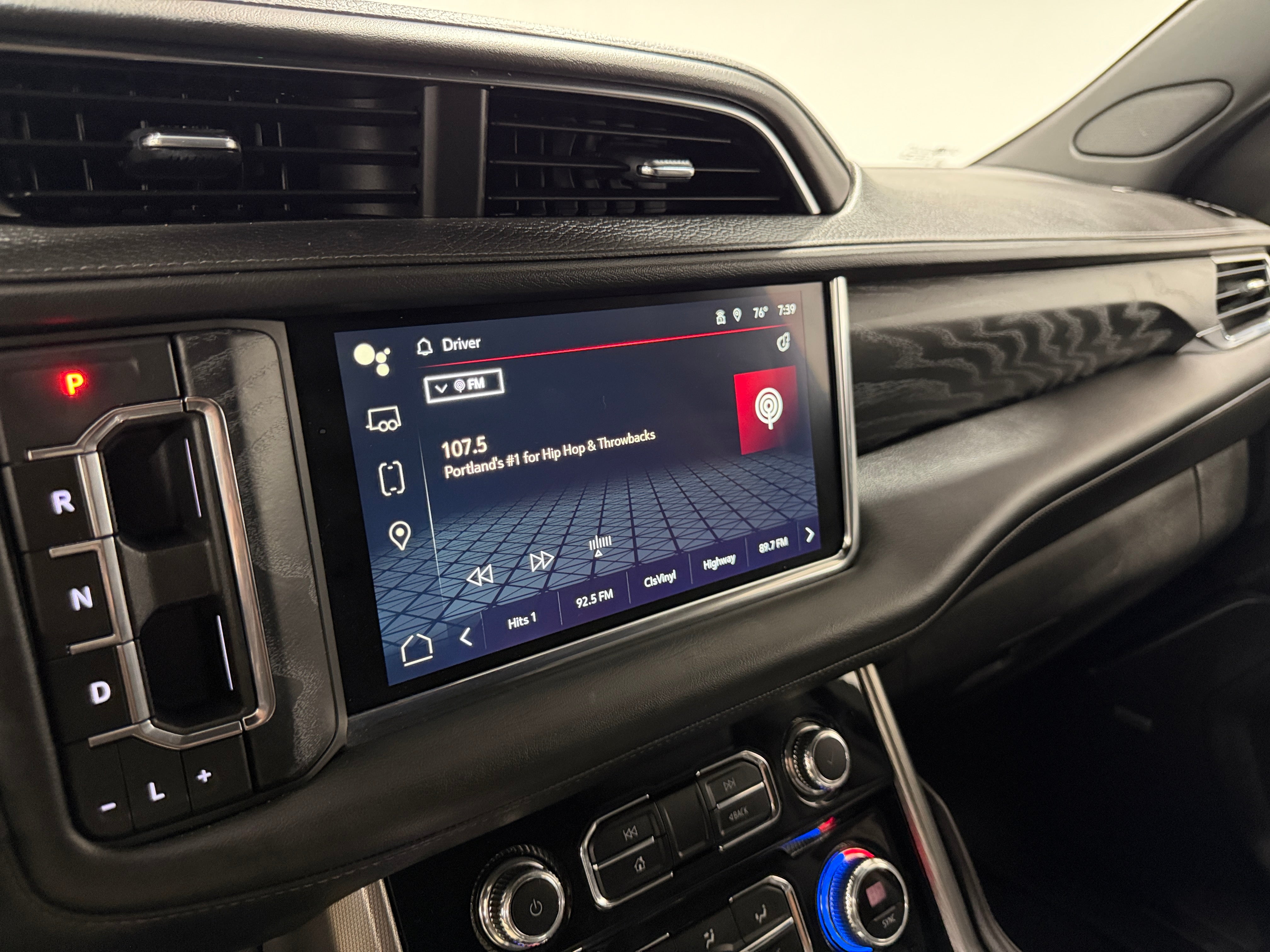 2023 GMC Yukon Denali - Photo 8