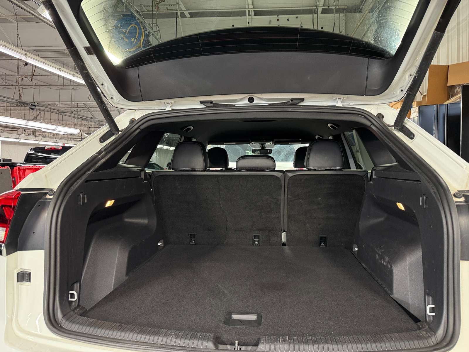Thumbnail: 2021 Volkswagen Atlas - 6
