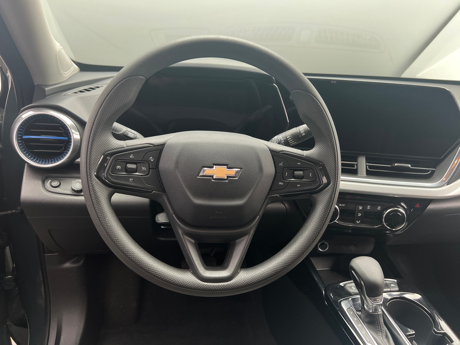 Thumbnail: 2025 Chevrolet Trax - 4