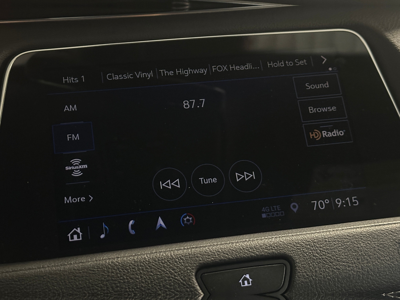 Thumbnail: 2019 Cadillac XT4 - 3