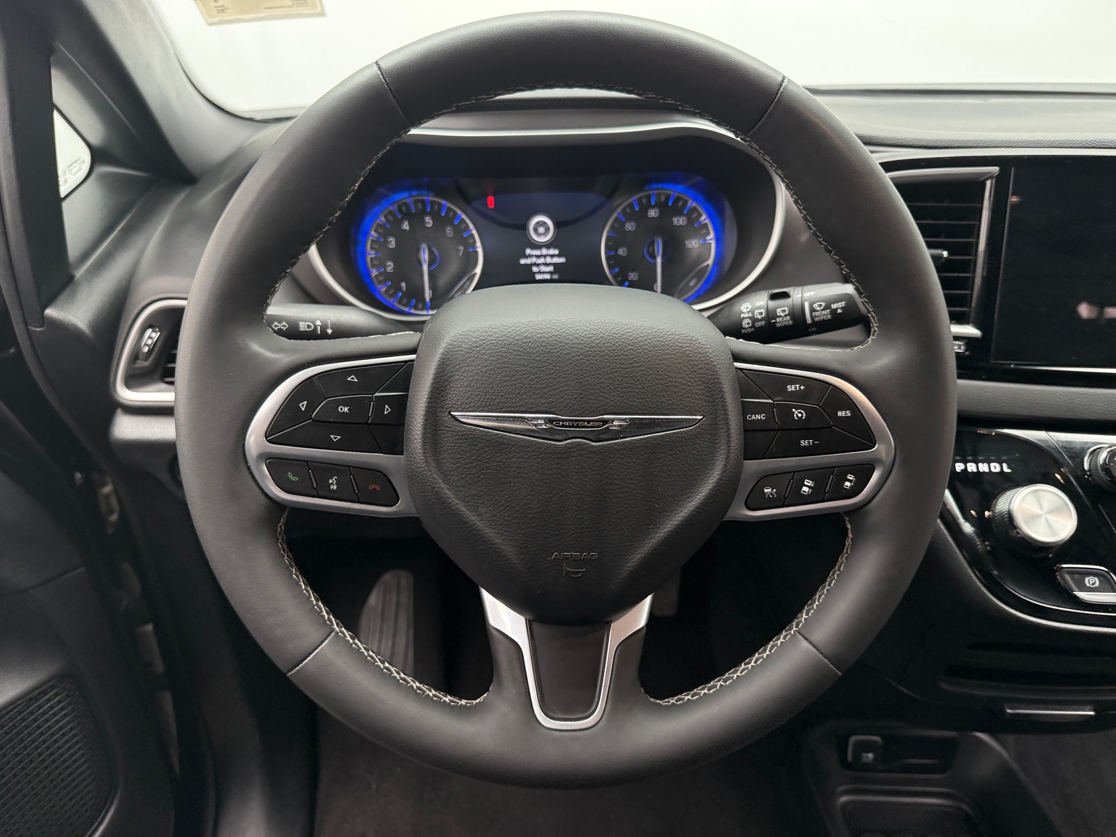 Thumbnail: 2025 Chrysler Pacifica - 4
