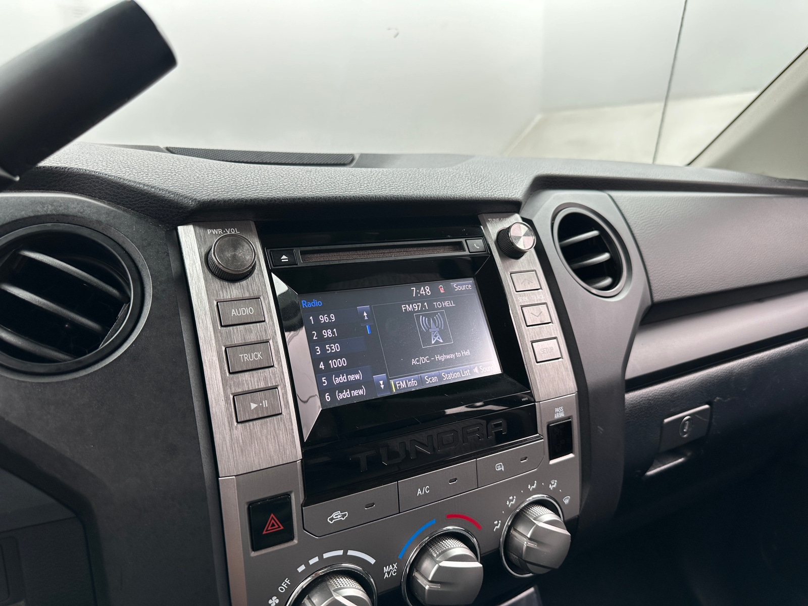 Thumbnail: 2019 Toyota Tundra - 4