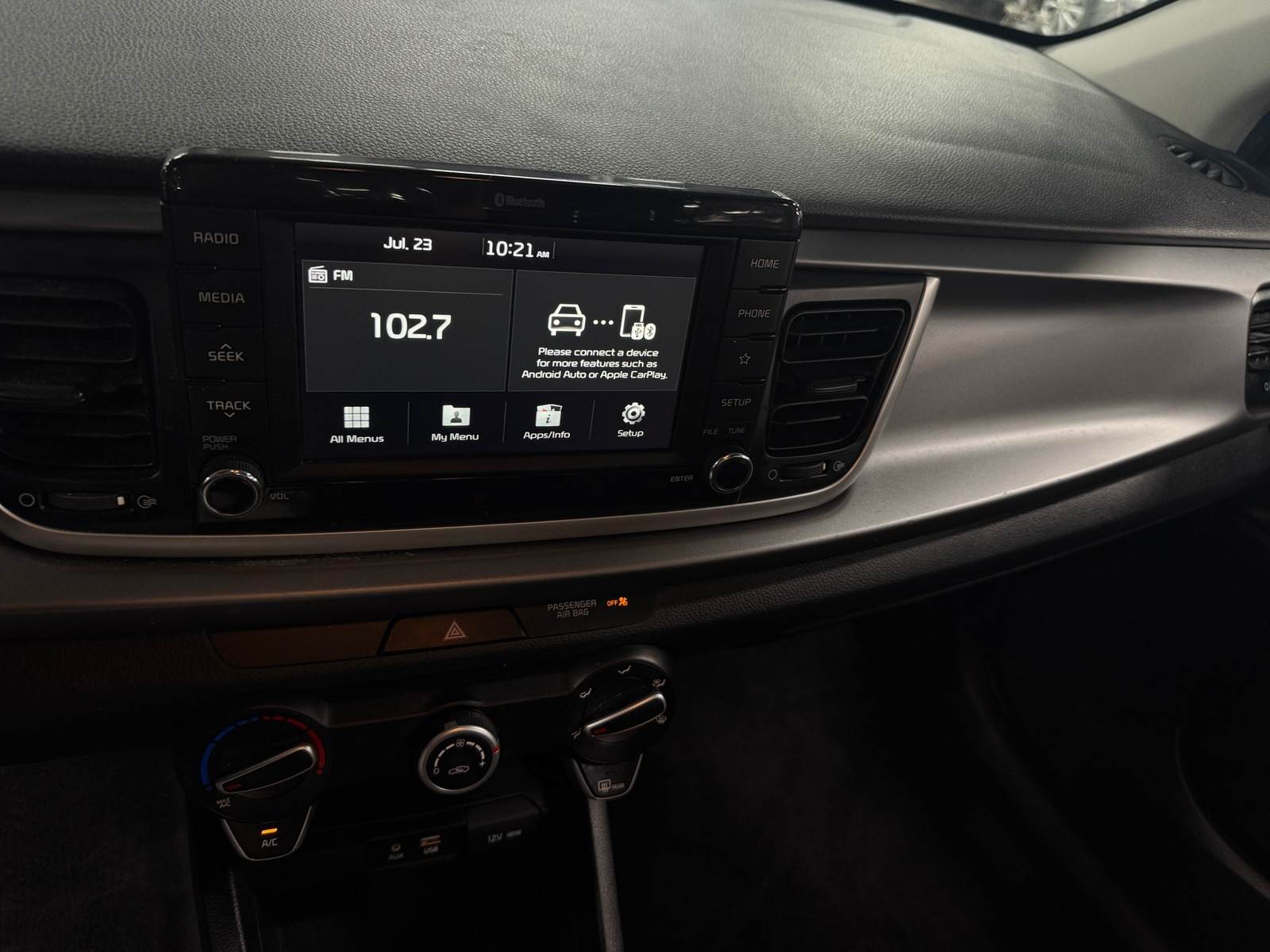 Thumbnail: 2020 Kia Rio - 4