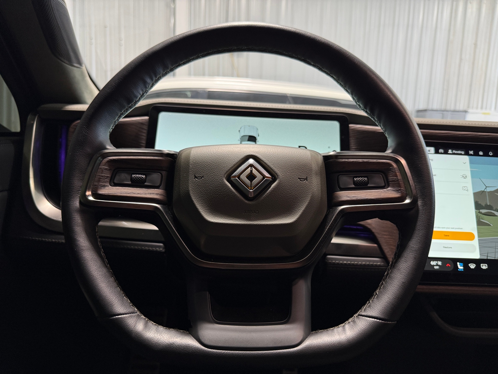 Thumbnail: 2023 Rivian R1T - 4