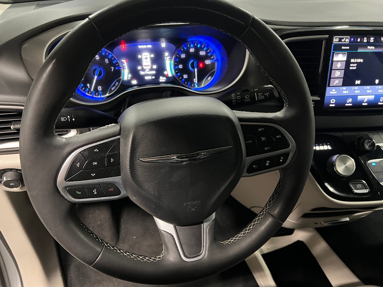 Thumbnail: 2024 Chrysler Pacifica - 4