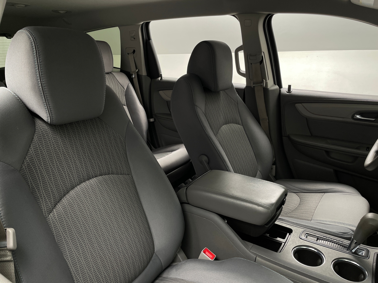 Thumbnail: 2015 Chevrolet Traverse - 2
