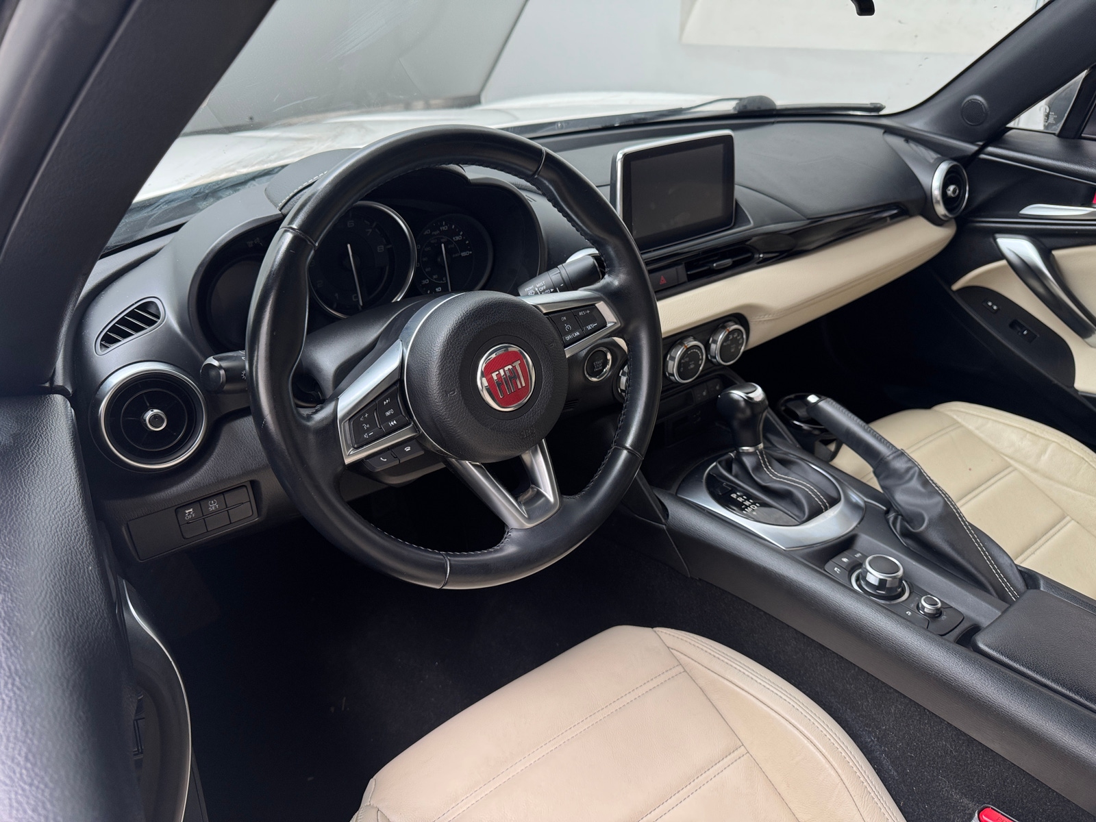 Thumbnail: 2018 Fiat 124 Spider - 3